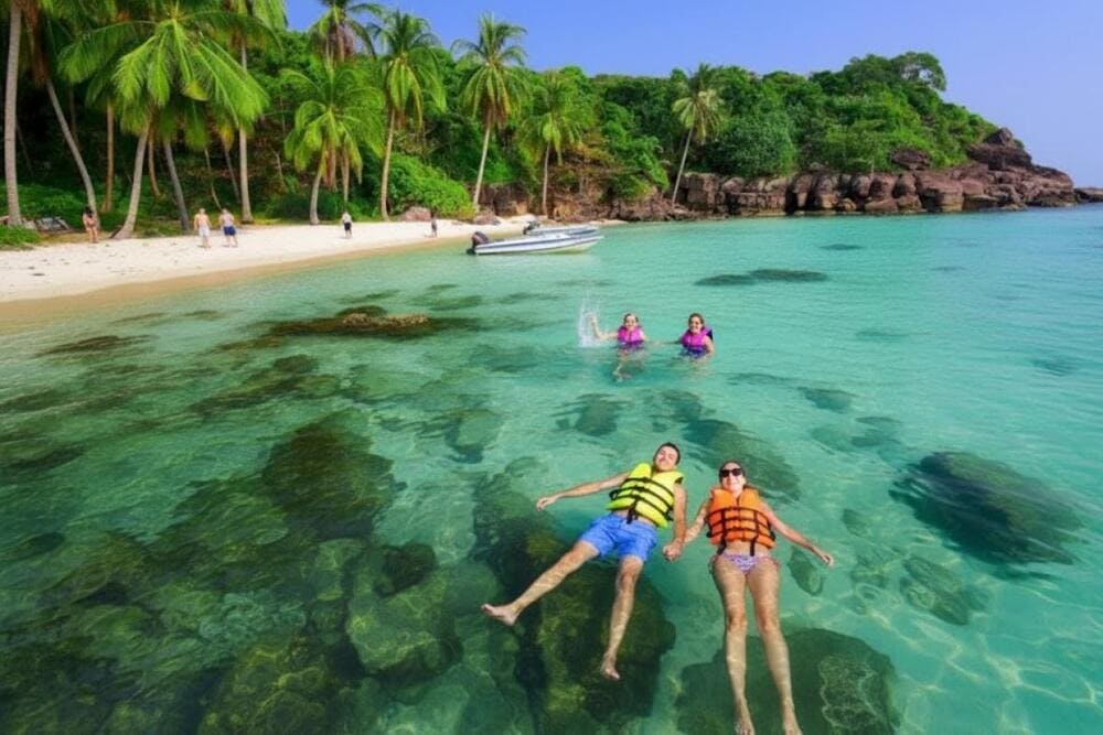 Chênh vênh trên biển tại quần đảo An Thới thật sự là giây phút được hoàn toàn đắm mình vào thiên nhiên.